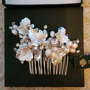 Bridal hair comb by Mariell